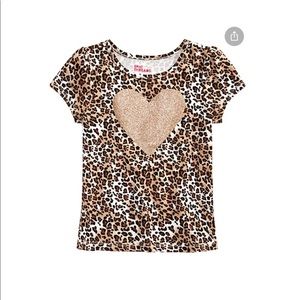 Little Girls Heart leopard T-shirt size 5